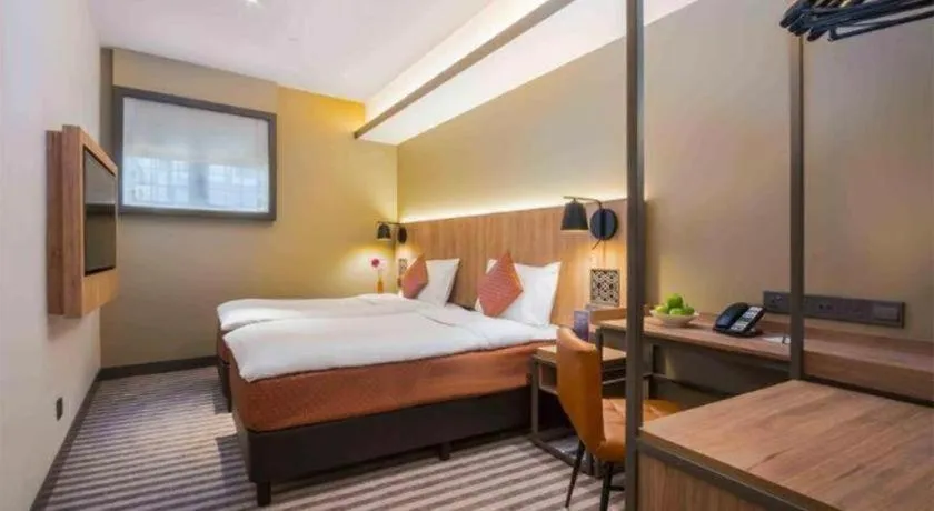 Bed in Aqueen Heritage Hotel Little India