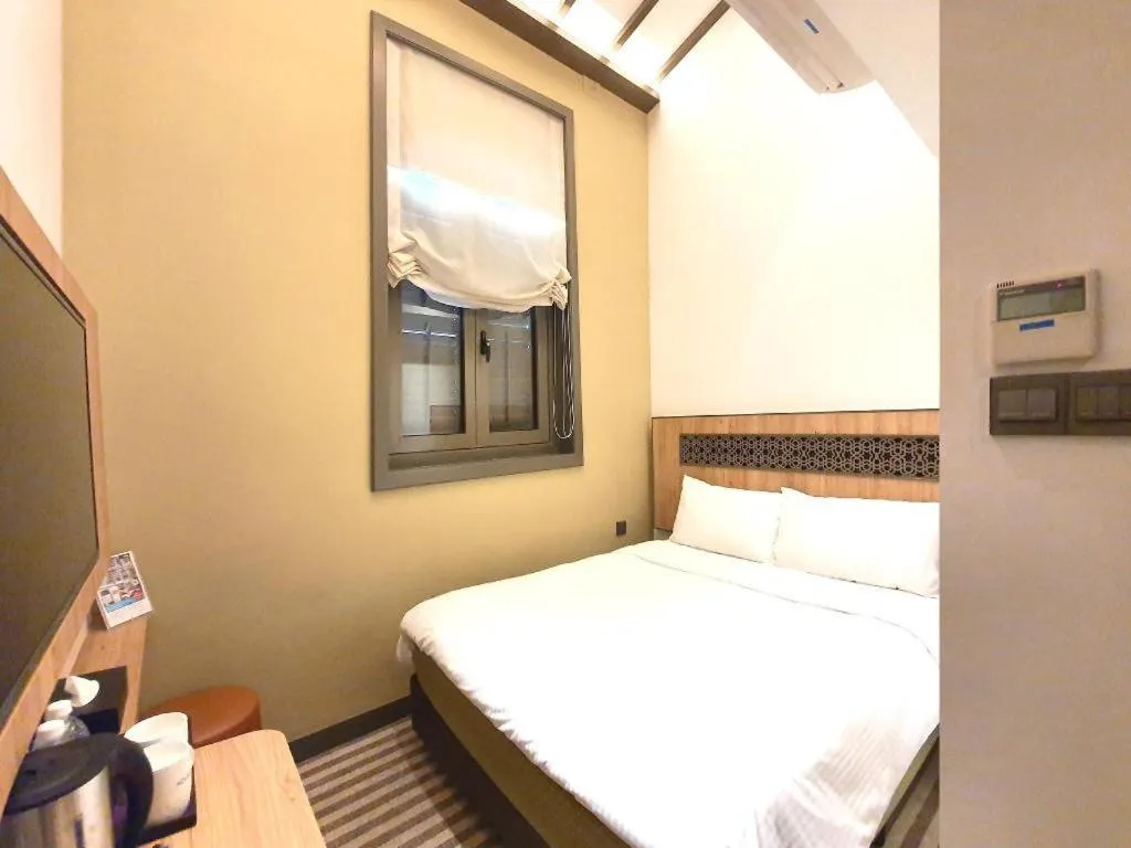 Bed in Aqueen Heritage Hotel Little India