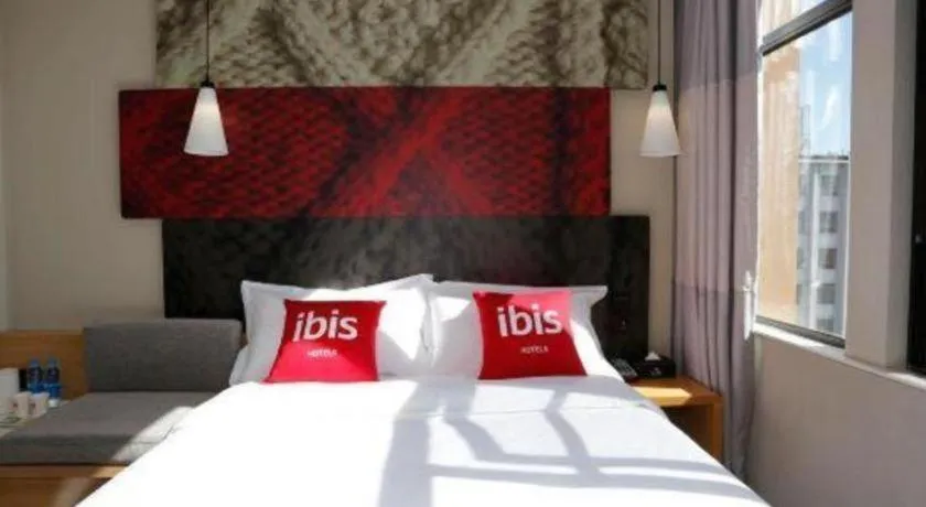 Bed in ibis Kunming Beijing Rd