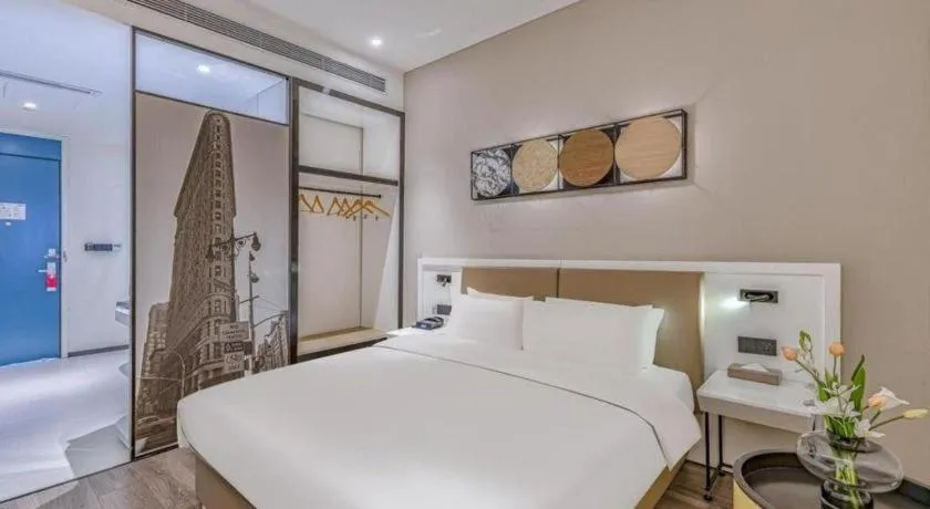 Bed in ibis Styles Kunming Nanping Hotel