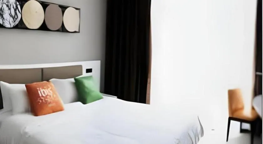 Bed in ibis Styles Kunming Nanping Hotel