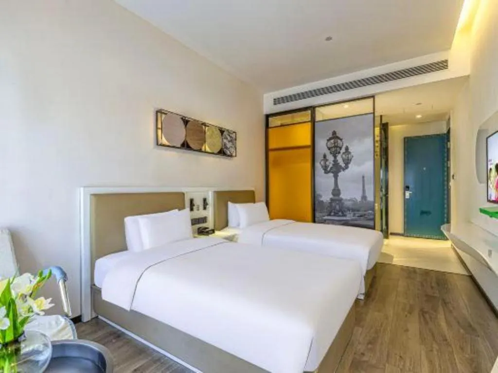 Bed in ibis Styles Kunming Nanping Hotel