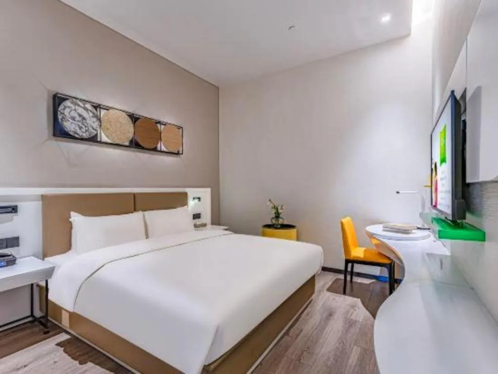 Bed in ibis Styles Kunming Nanping Hotel