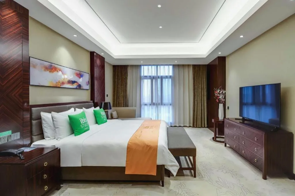 Bed in ibis Styles Nanjing Qilin Gate Hotel