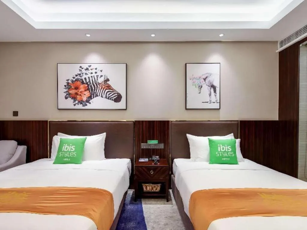 Bed in ibis Styles Nanjing Qilin Gate Hotel