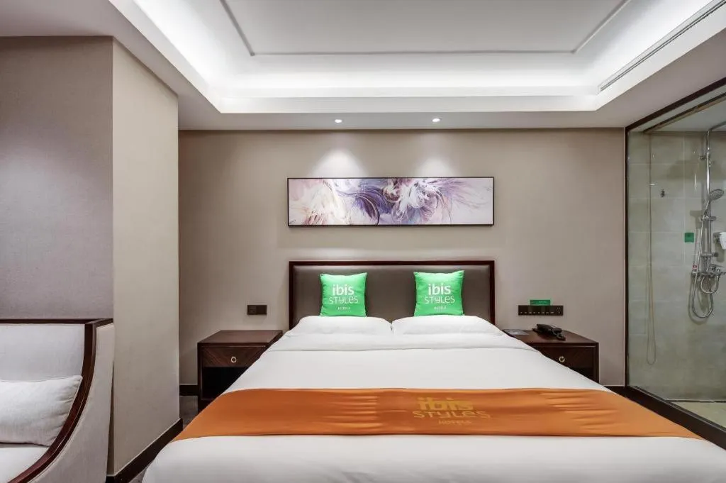 Bed in ibis Styles Nanjing Qilin Gate Hotel