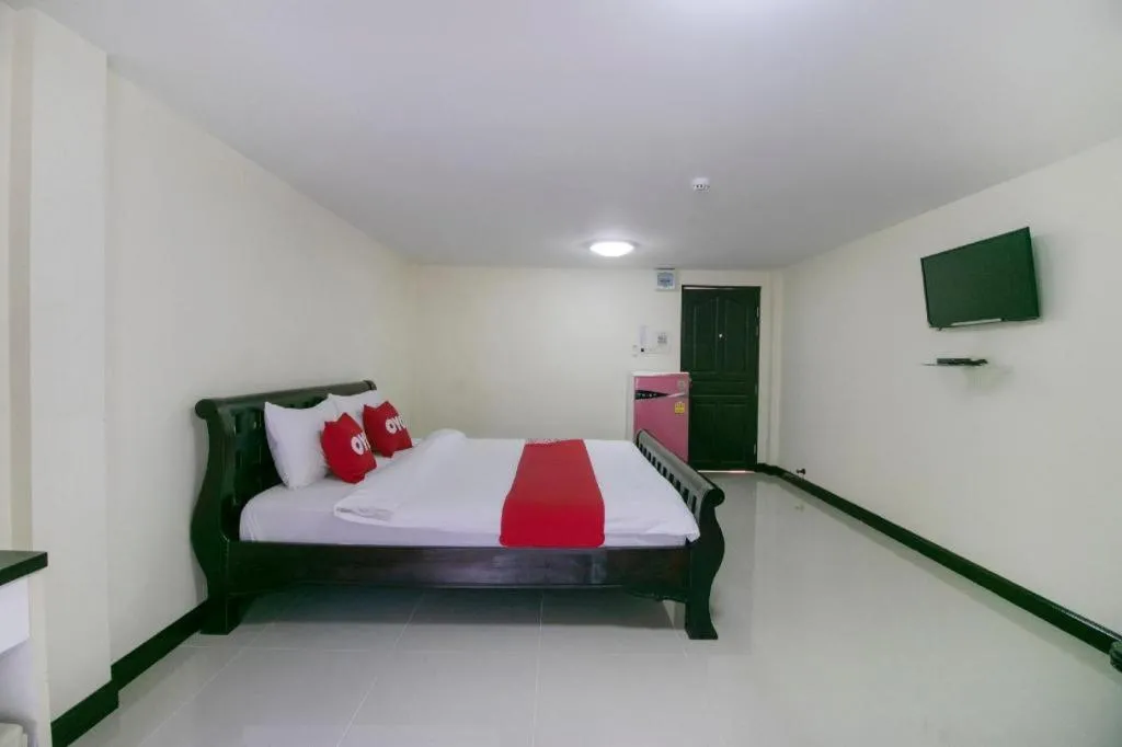 Bed in OYO 75390 Sunee Place Hotel