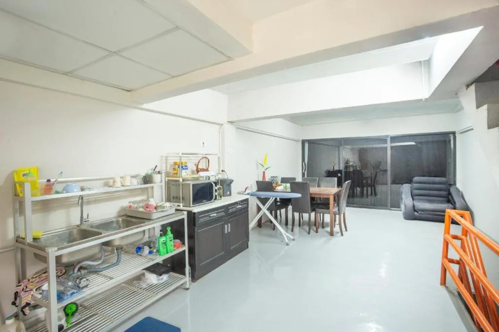 OYO 723 Lamphun Hostel