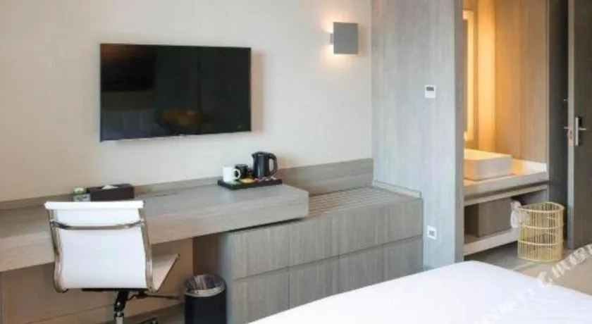 Bed in Jinjiang Metropolo Hotel - Hangzhou Xiasha