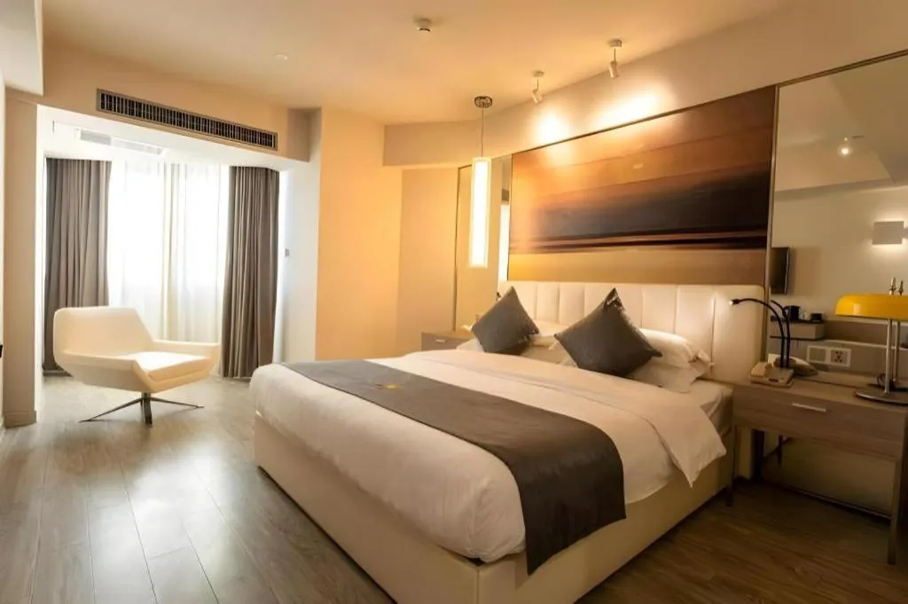 Bed in Jinjiang Metropolo Hotel - Hangzhou Xiasha