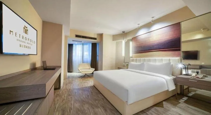 Bed in Jinjiang Metropolo Hotel - Hangzhou Xiasha