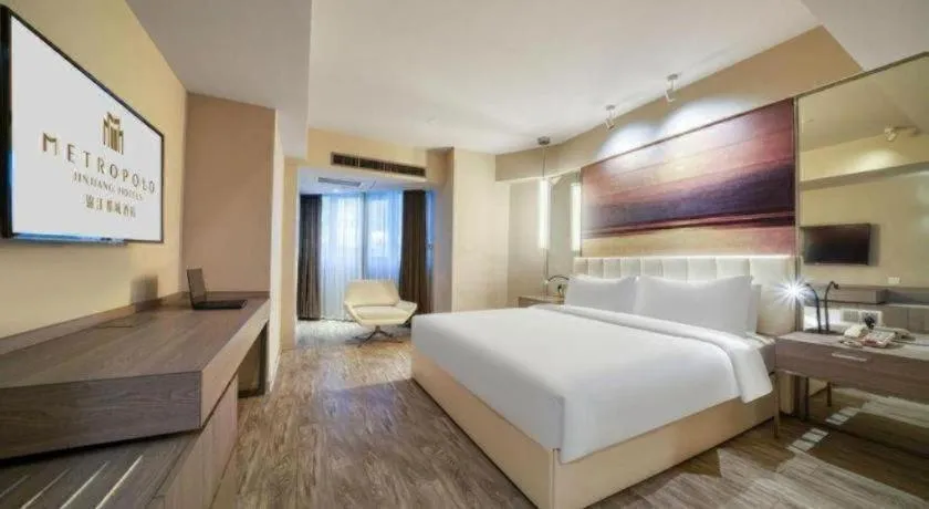 Bed in Jinjiang Metropolo Hotel - Hangzhou Xiasha