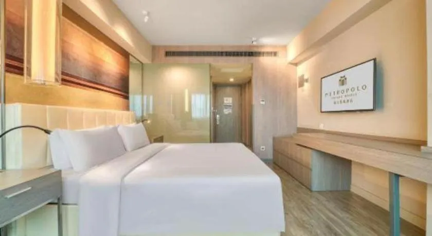 Bed in Jinjiang Metropolo Hotel - Hangzhou Xiasha