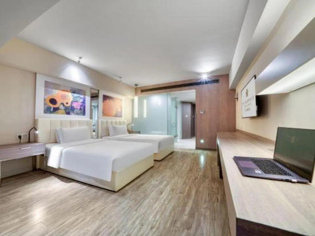 Bed in Jinjiang Metropolo Hotel - Hangzhou Xiasha