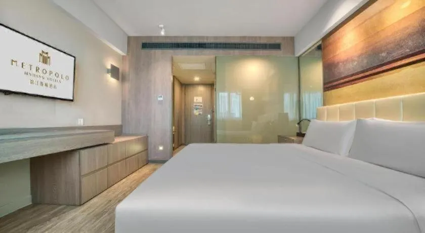 Bed in Jinjiang Metropolo Hotel - Hangzhou Xiasha