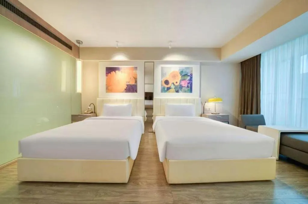 Bed in Jinjiang Metropolo Hotel - Hangzhou Xiasha