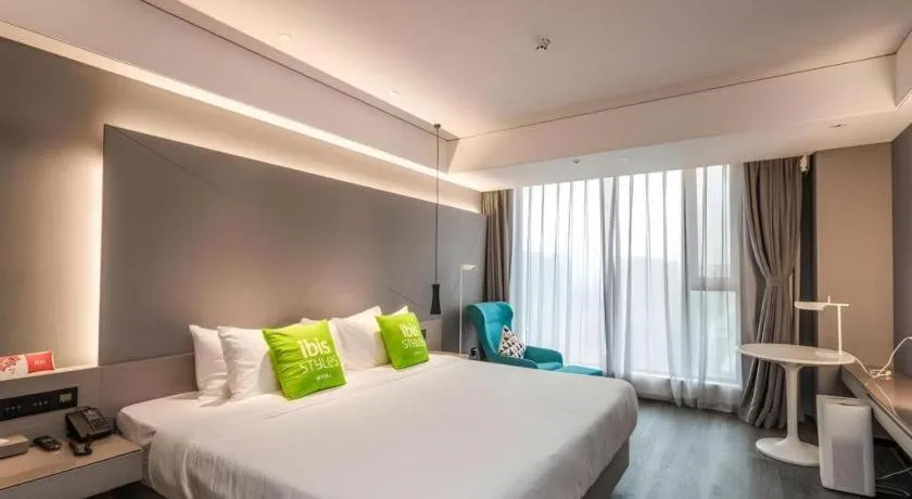 Bed in ibis Styles Yangzhou Baixiang Rd Hotel