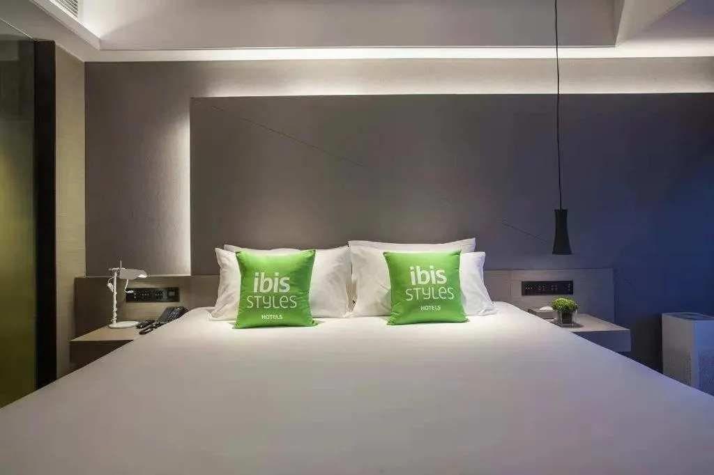 Bed in ibis Styles Yangzhou Baixiang Rd Hotel