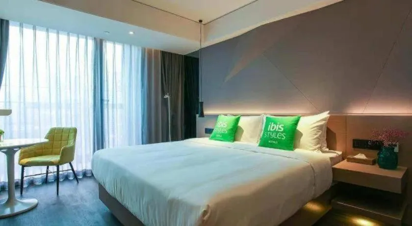 Bed in ibis Styles Yangzhou Baixiang Rd Hotel