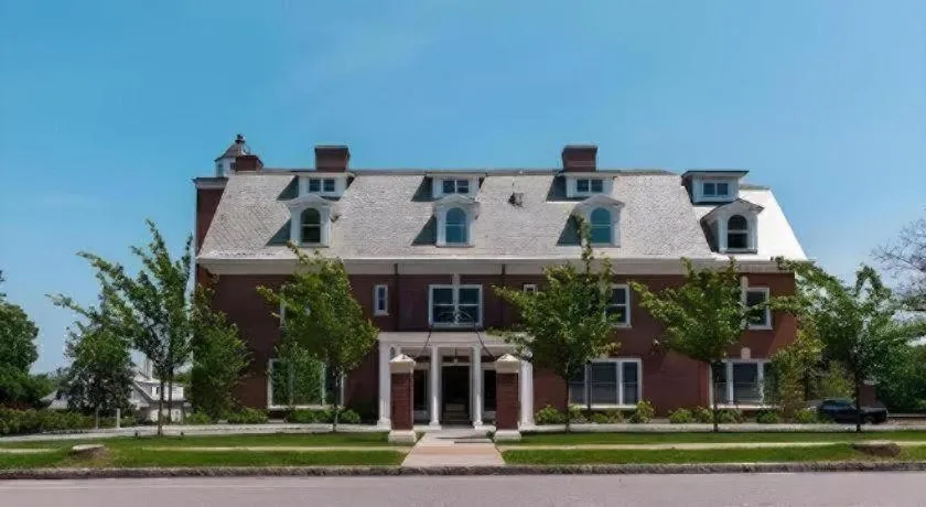 The George Montclair