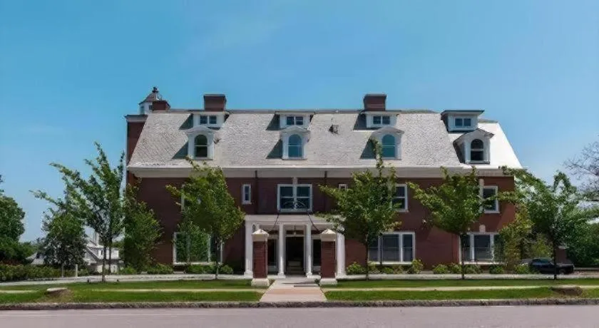 The George Montclair