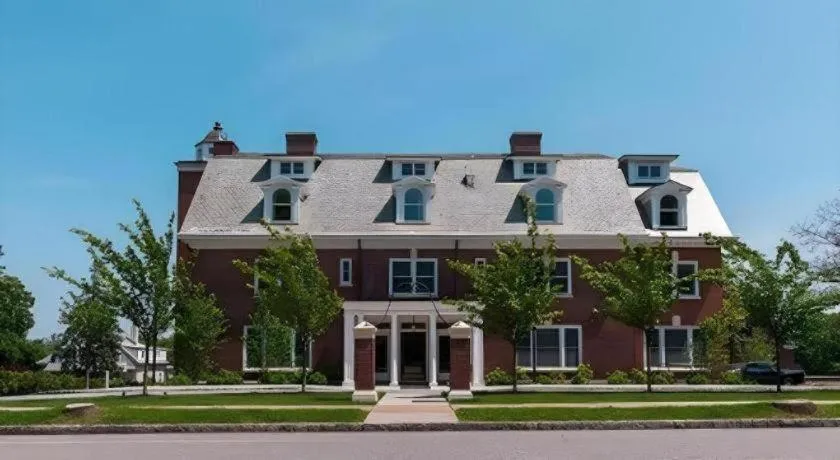 The George Montclair