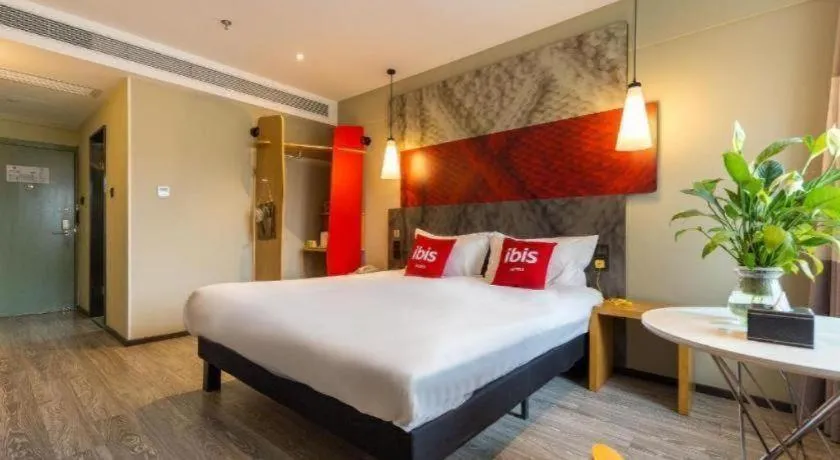 Bed in Ibis Lanzhou Dongfanghong Plaza Hotel