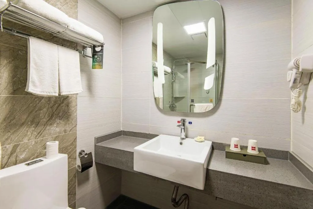 Ibis Lanzhou Dongfanghong Plaza Hotel