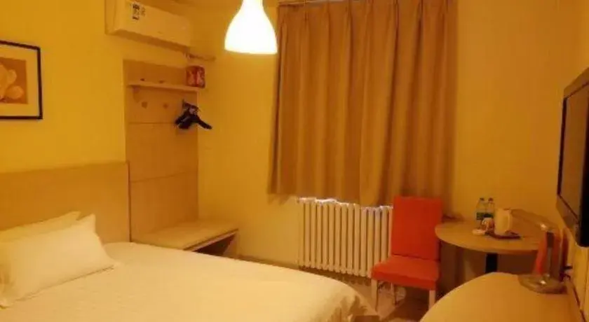 Bed in Jinjiang Inn Zibo People's Park Liuquan Road Bed in Jinjiang Inn Zibo People's Park Liuquan Road