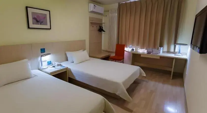 Bed in Jinjiang Inn Zibo People's Park Liuquan Road Bed in Jinjiang Inn Zibo People's Park Liuquan Road