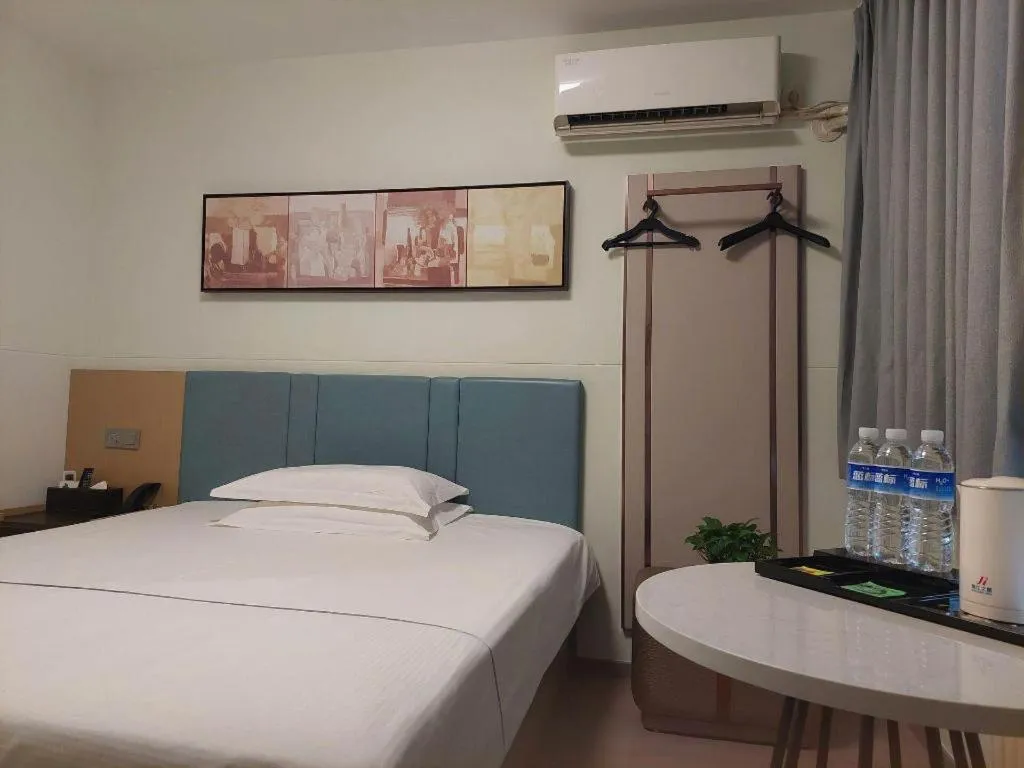 Bed in Jinjiang Inn Zibo People's Park Liuquan Road