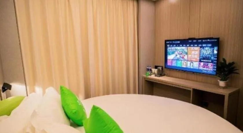 Bed in ibis Styles Dongguan Chang-an Wanda Plaza Hotel