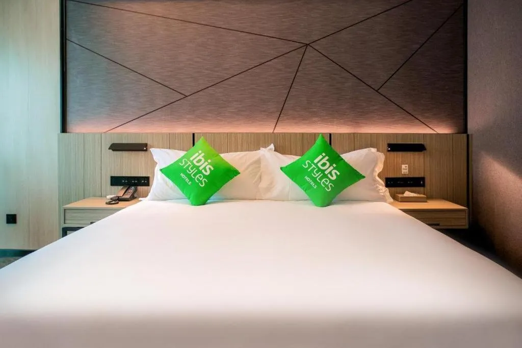 Bed in ibis Styles Dongguan Chang-an Wanda Plaza Hotel