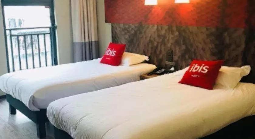 Bed in ibis Chengdu East Railway Station Hotel