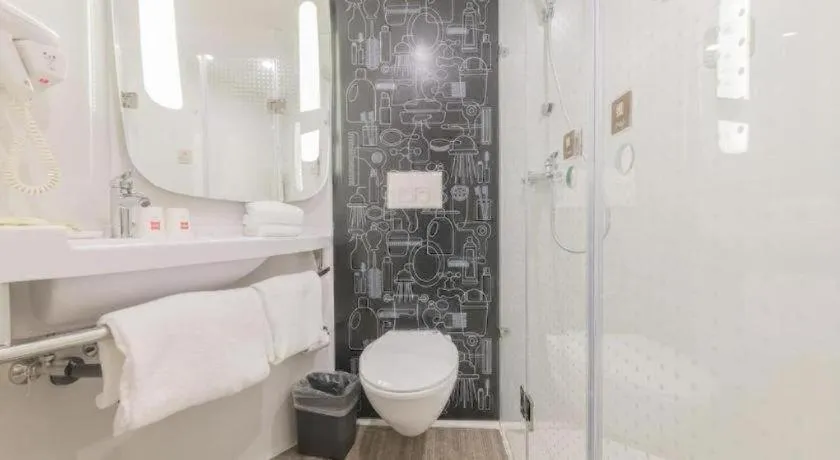 ibis Chengdu East Railway Station Hotel