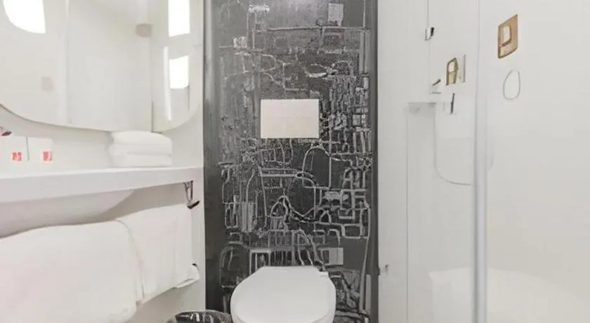 ibis Chengdu East Railway Station Hotel