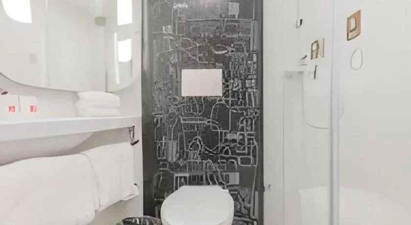 ibis Chengdu East Railway Station Hotel