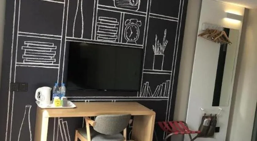 ibis Chengdu East Railway Station Hotel