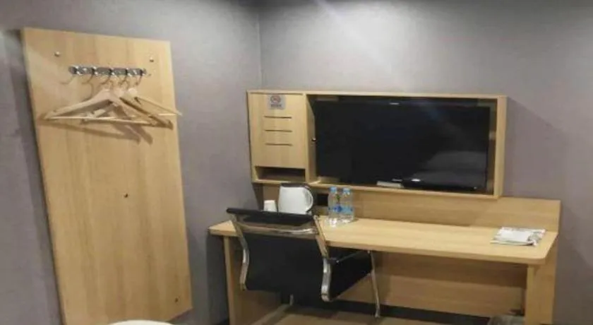 7 Days Premium Qingdao Keji Street Taishan Road Metro Station