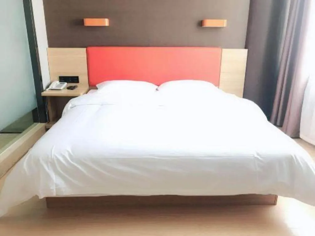 Bed in 7 Days Premium Qingdao Keji Street Taishan Road Metro Station