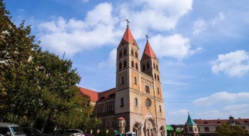 7 Days Premium Qingdao Keji Street Taishan Road Metro Station