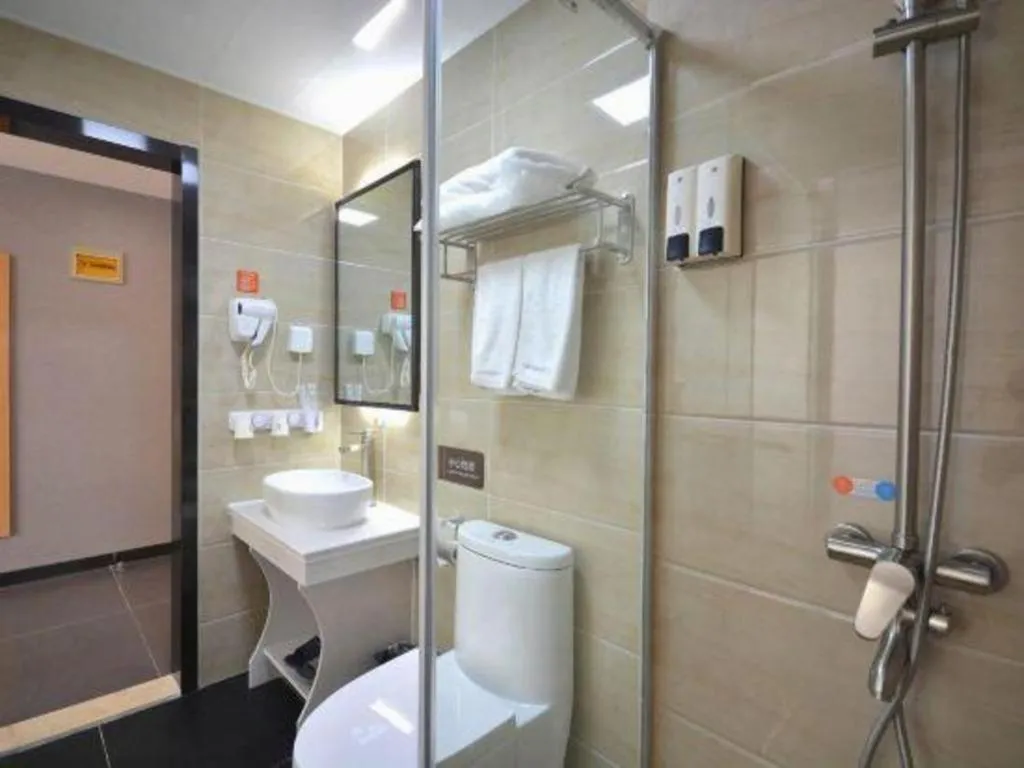 7 Days Premium Qingdao Keji Street Taishan Road Metro Station