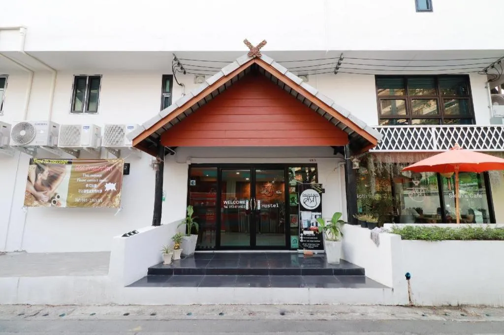 OYO 544 Sleep Sloth Hostel