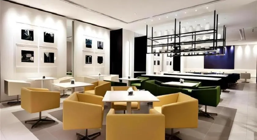 Jinjiang Metropolo Shanghai Xujiahui Nanhuating Hotel