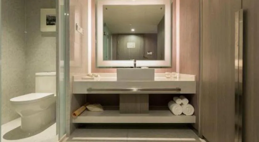 Jinjiang Metropolo Shanghai Xujiahui Nanhuating Hotel