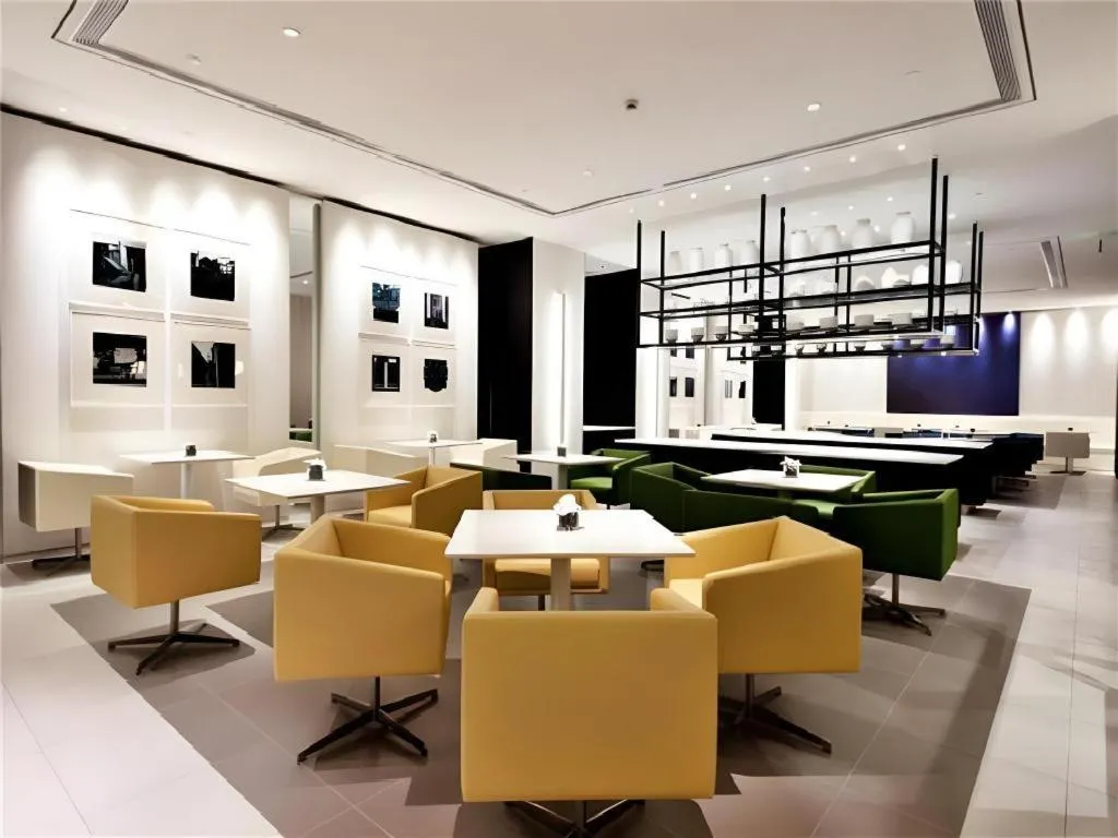 Jinjiang Metropolo Shanghai Xujiahui Nanhuating Hotel