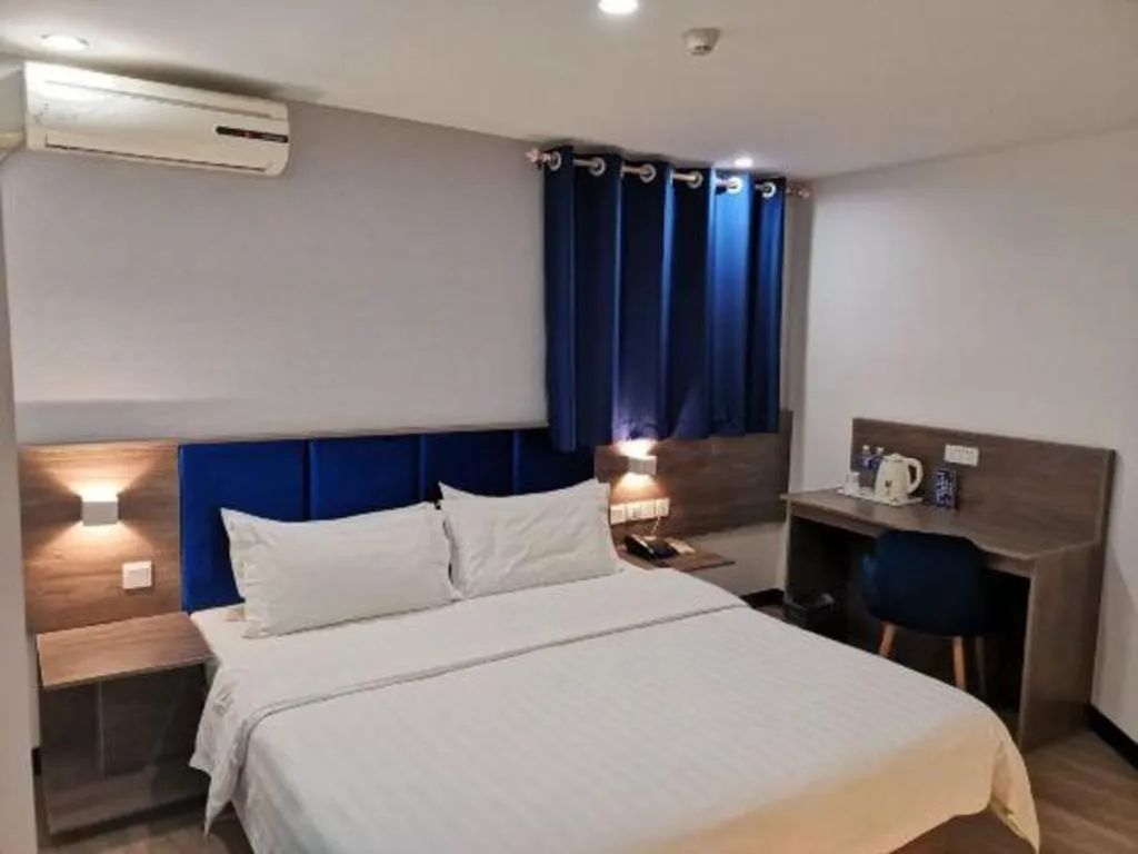 Bed in 7 Days Inn Lvliang Bus Terminal