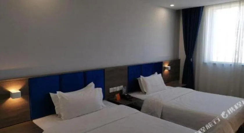 Bed in 7 Days Inn Lvliang Bus Terminal