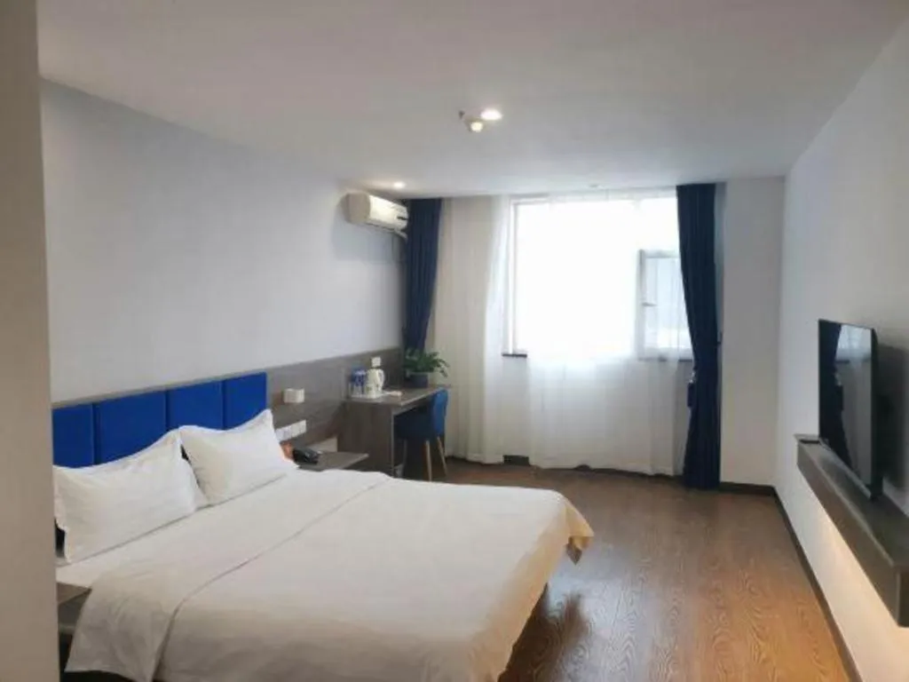 Bed in 7 Days Inn Lvliang Bus Terminal