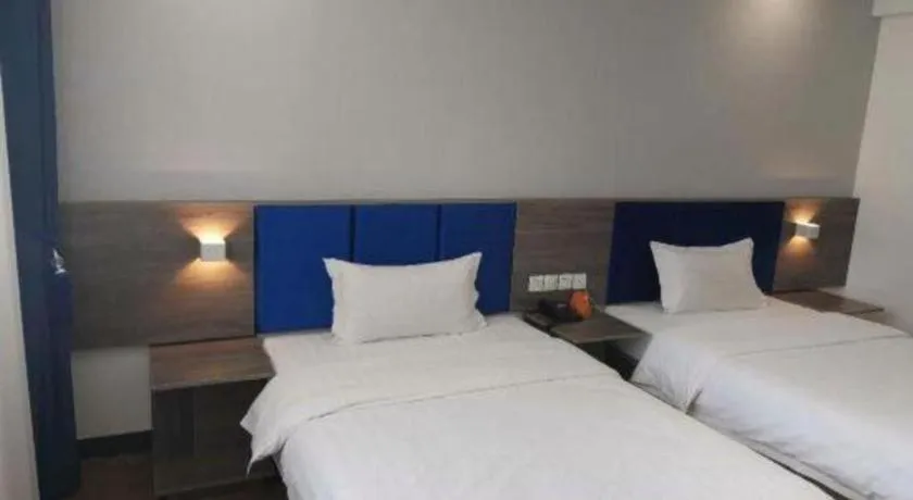 Bed in 7 Days Inn Lvliang Bus Terminal